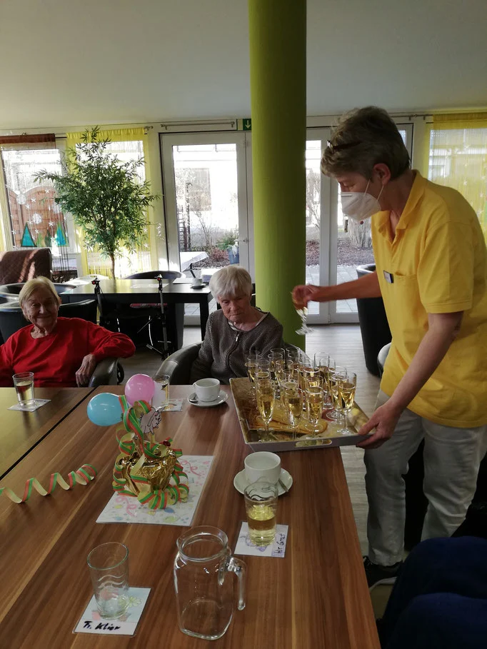 Service Hilfs- und Pflegedienst Sonnenschein – Bild 3