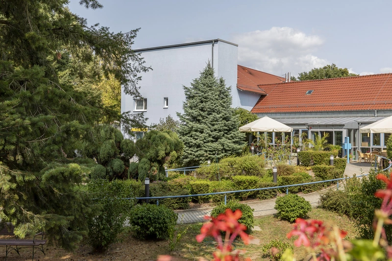 Altenhilfezentrum "Haus Rosengarten" – Bild 1