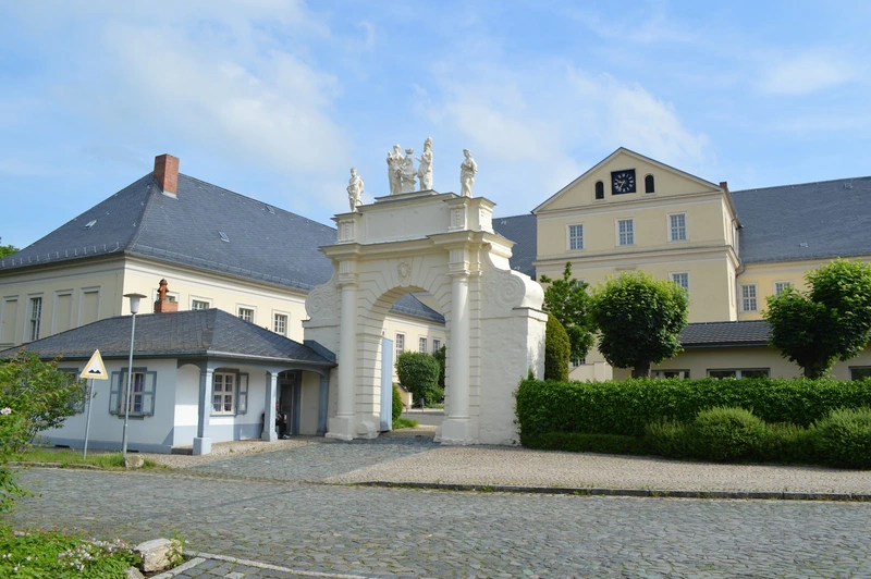 Schloß Hoym Stiftung Pflegeheim "Haus Sonnenschein" – Bild 2