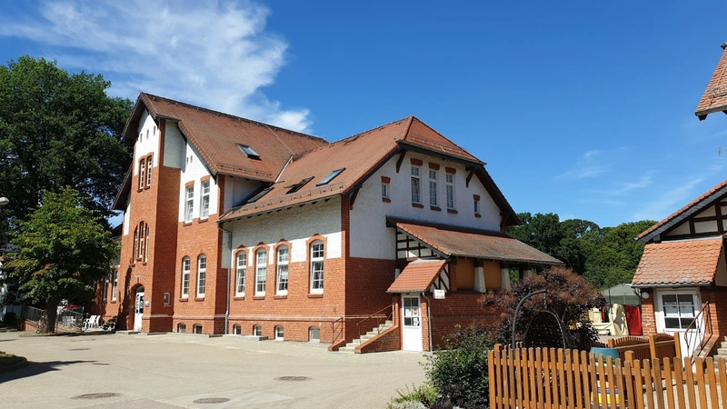 Schloß Hoym Stiftung Pflegeheim "Haus Sonnenschein" – Bild 4