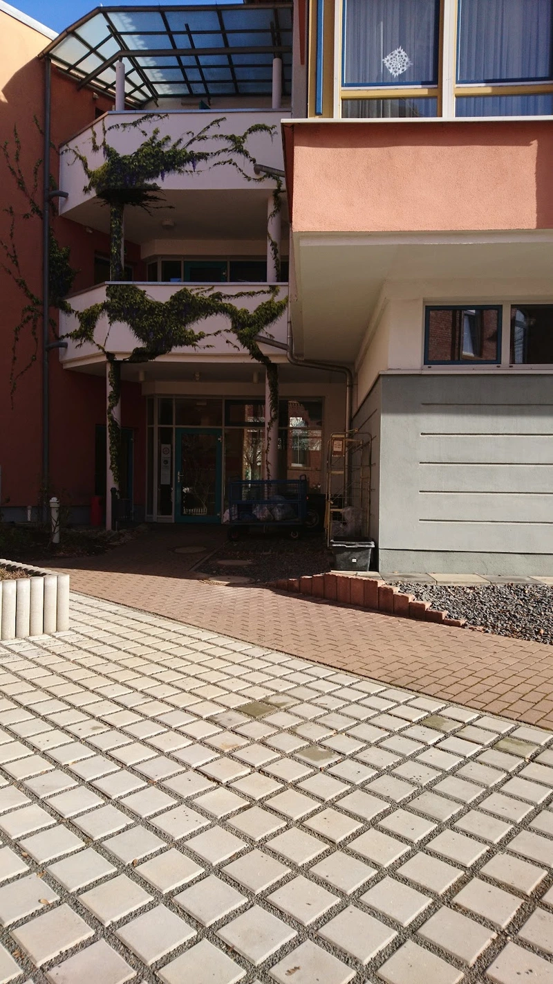 DRK Alten- und Pflegeheim "Drei Villen" – Bild 2