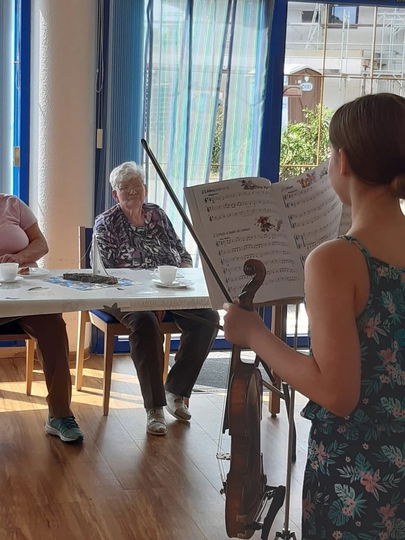 Strohhut UG-Tagespflege – Bild 5