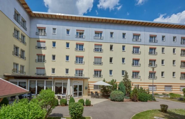 Seniorenpflegeheim "Haus am Schlobigpark" – Bild 1