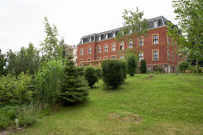 Kursana Domizil Meerane Haus Hirschgrund – Bild 1