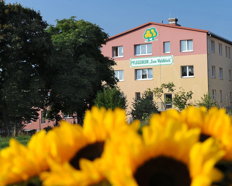 Senioren-Pflegeheim 'Zum Waldblick' – Bild 1