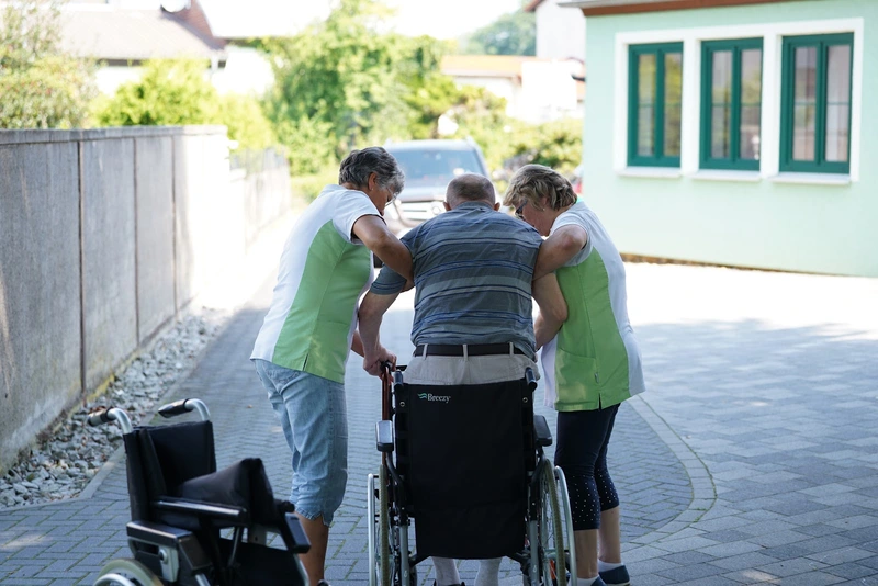 Krankenpflege mit Herz Beata Schneidereit – Bild 1