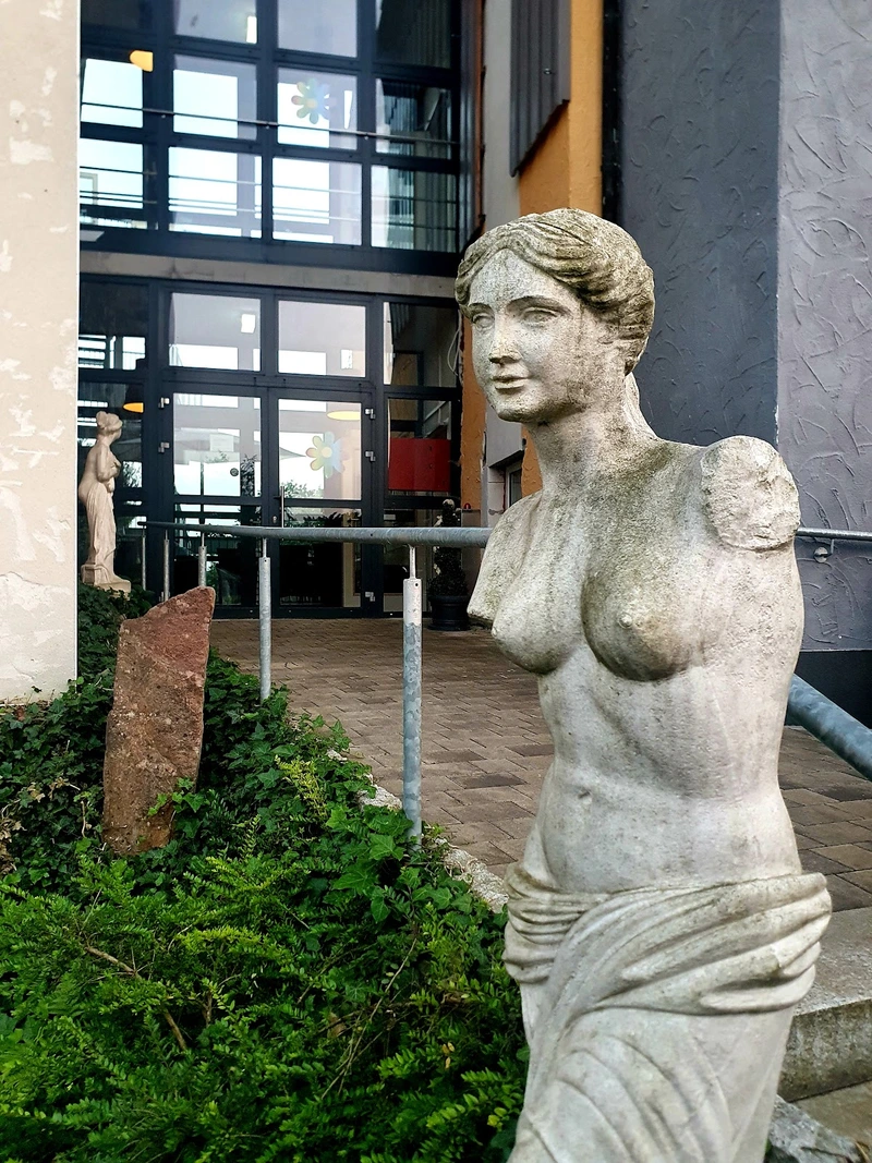 St. Loyen Zentrum – Bild 4