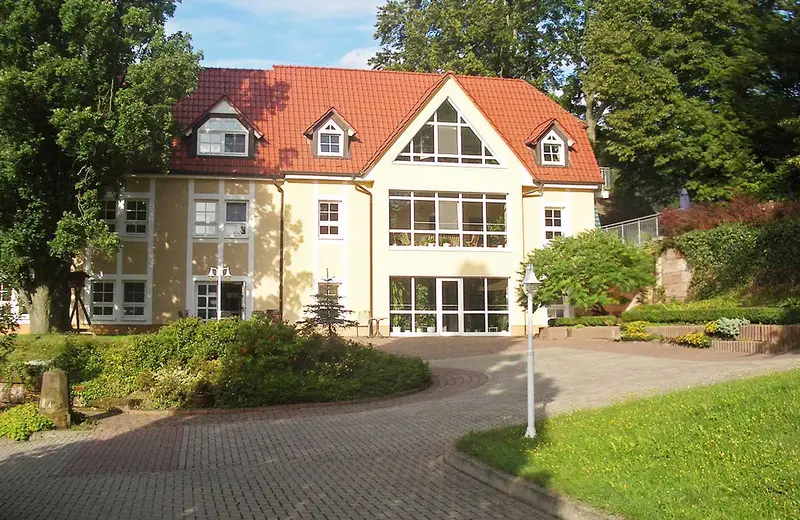 Altenpflegezentrum "Karlshof" – Bild 1