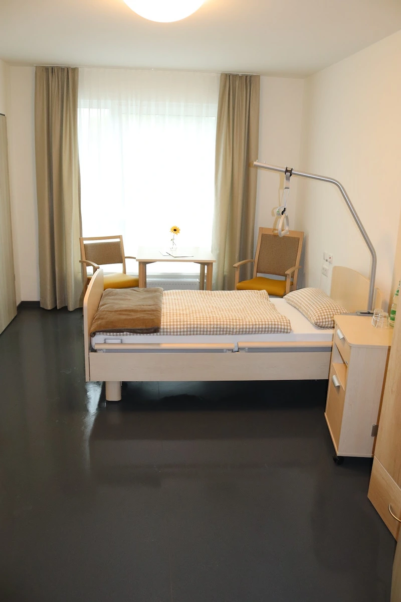 Solitäre Kurzzeitpflege Ev. Seniorenzentrum – Bild 2