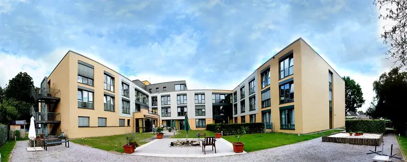 Pflege Plus + und Verwaltung GmbH Seniorenzentrum am Ostring – Bild 1