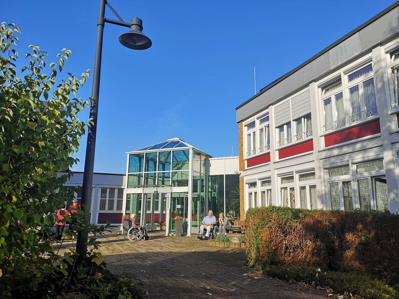 Seniorenzentrum Ignatius- Lötschert Haus – Bild 1