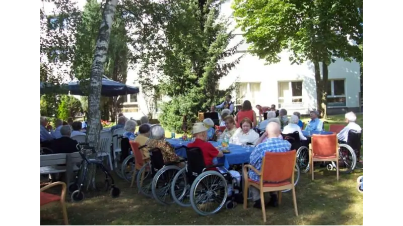 Senioren u. Pflegeheim Residenz – Bild 1