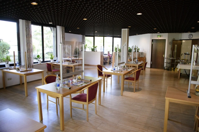 Altenheim Betriebsgesellschaft West GmbH Seniorenzentrum Amadeus – Bild 2