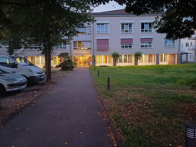 Seniorenwohn - und Pflegehaus - Das Blaue Haus - – Bild 2