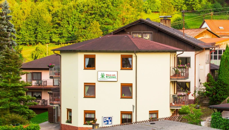 Haus am Brunnen – Bild 1