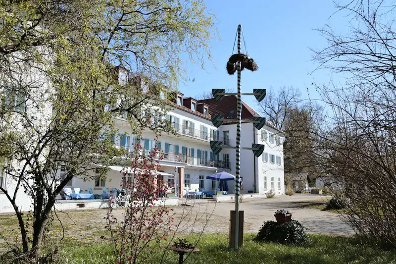 Pensionistenheim Höllmüller KG – Bild 1