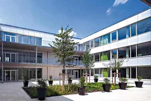 Pflegeeinrichtung der Stiftung Heilig-Geist-Spital im Anna-Ponschab-Haus – Bild 1