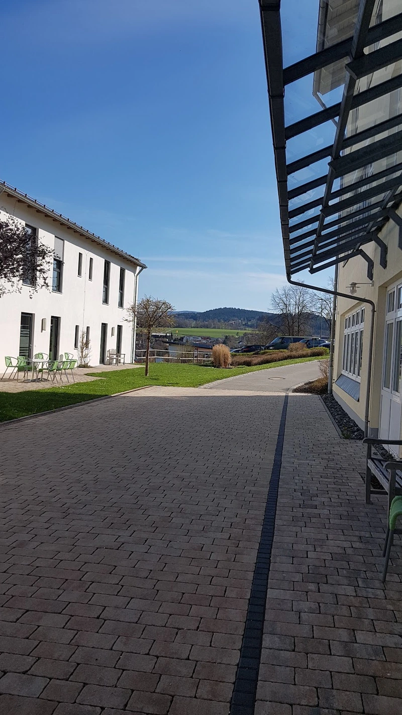 Bayerisches Rotes Kreuz Pflegedienst – Bild 1