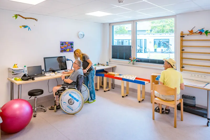 Dr. Loew Soziale Dienstleistungen GmbH & Co KG - Intapsy Wohnpflegeheim Maxhütte "Junge Pflege" – Bild 2