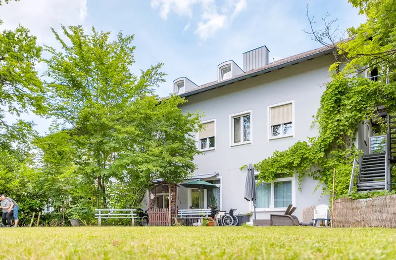 Dr. Loew Soziale Dienstleistungen GmbH & Co KG - Intapsy Wohnpflegeheim Maxhütte "Junge Pflege" – Bild 3