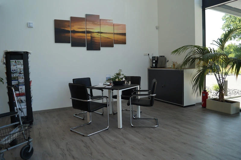 LÜKRA Krankenfahrstühle Service GmbH Sanitätsartikel und -bedarf – Bild 2