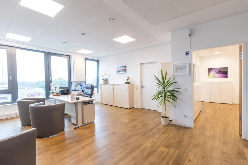 Birgit Weige - Die helfenden Hände – Bild 3