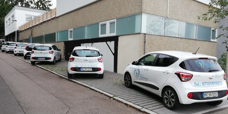 Pflege mit Herz – Bild 1