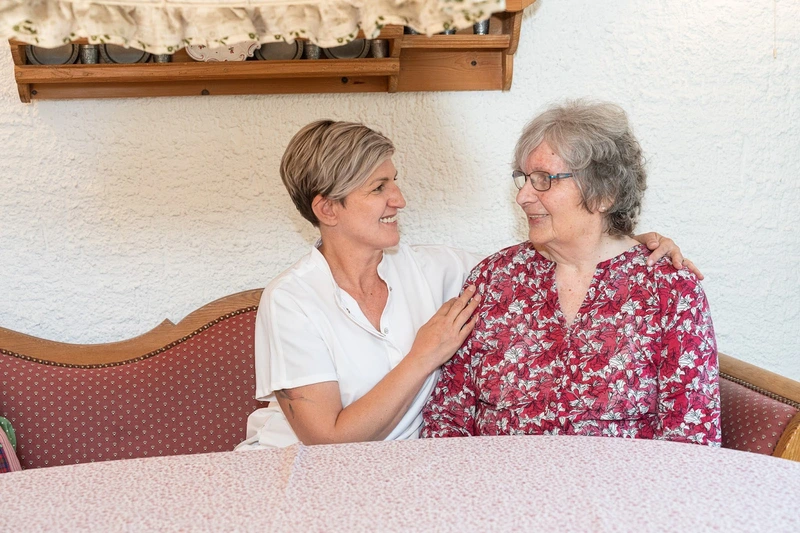 Pflege mit Herz – Bild 1