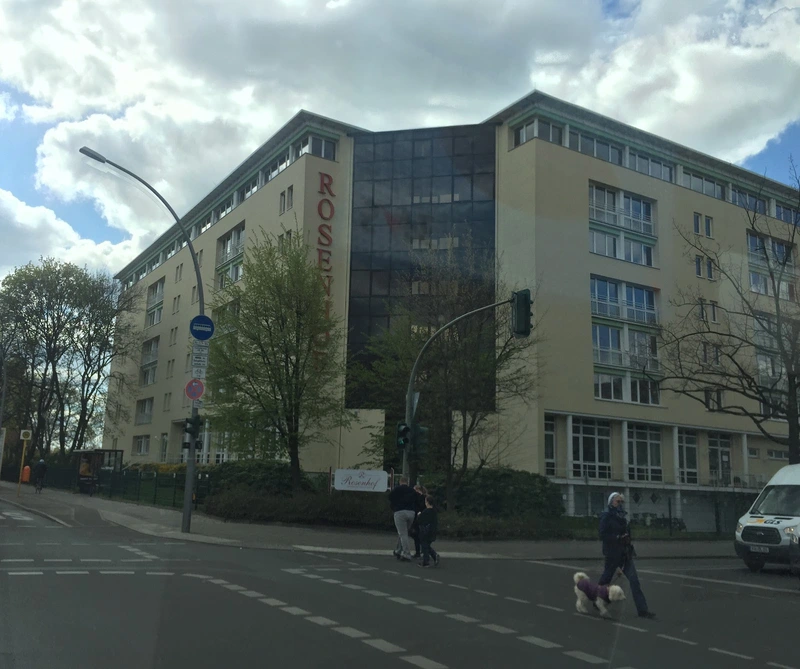Rosenhof Berlin-Mariendorf Seniorenwohnanlage Betriebsgesellschaft mbH Ambulante Pflege Haus C 1 – Bild 3