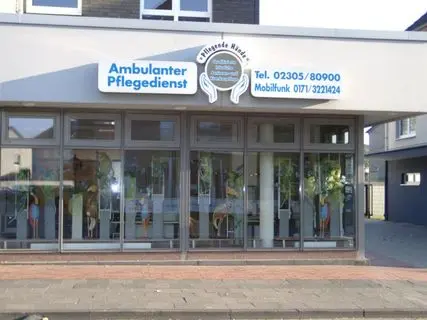 Pflegende Hände – Bild 2