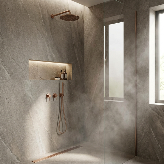 Duschbereich mit fugenlosen Wandpaneelen in Steinoptik