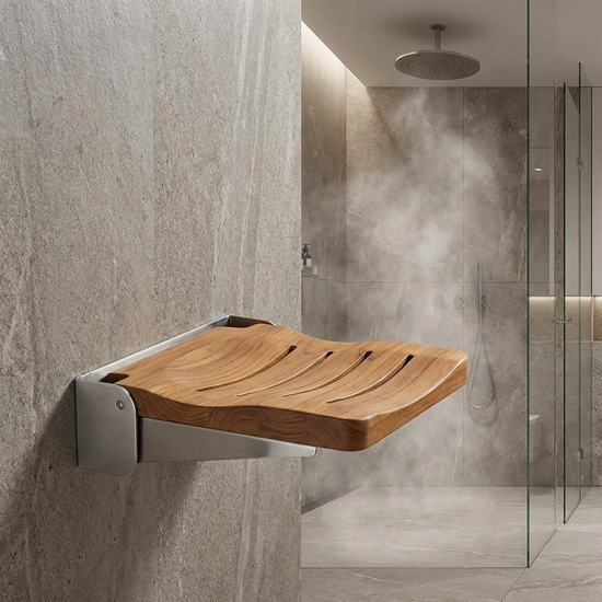 Ergonomischer Duschsitz an der Wand montiert