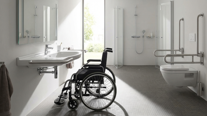 Unterfahrbares Waschbecken in einem barrierefreien Badezimmer