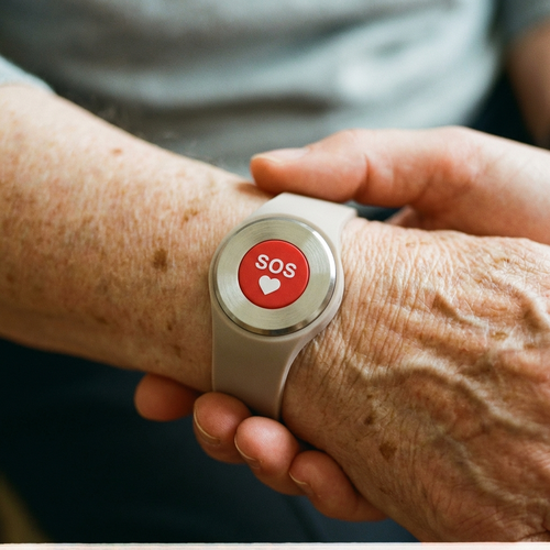 Hausnotruf vergleichen